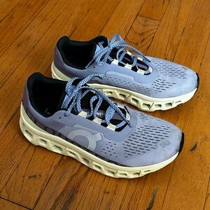 ON Cloudmonster Running Shoe Nimbus / Hay